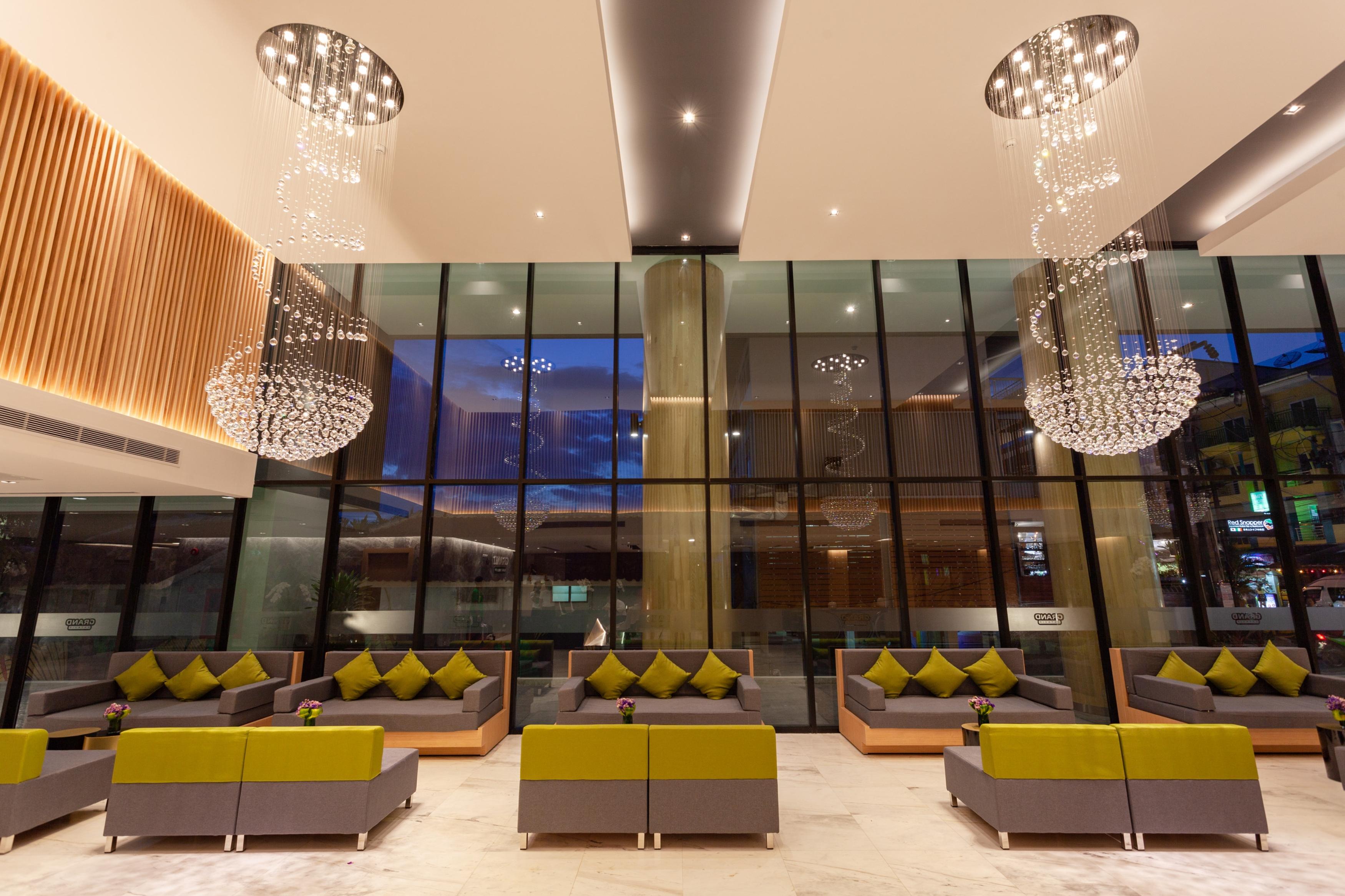 Отель Grand Vip - Ката-Бич